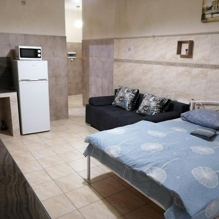 Квартира По Улице Коновальца, 36-Э Kiev Buitenkant foto